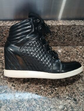 Just Fab Size 6.5 Black Platform Ankle  Fashion Sneakers